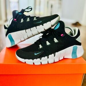 Women’s Nike Free Metcon 4 Sz 9